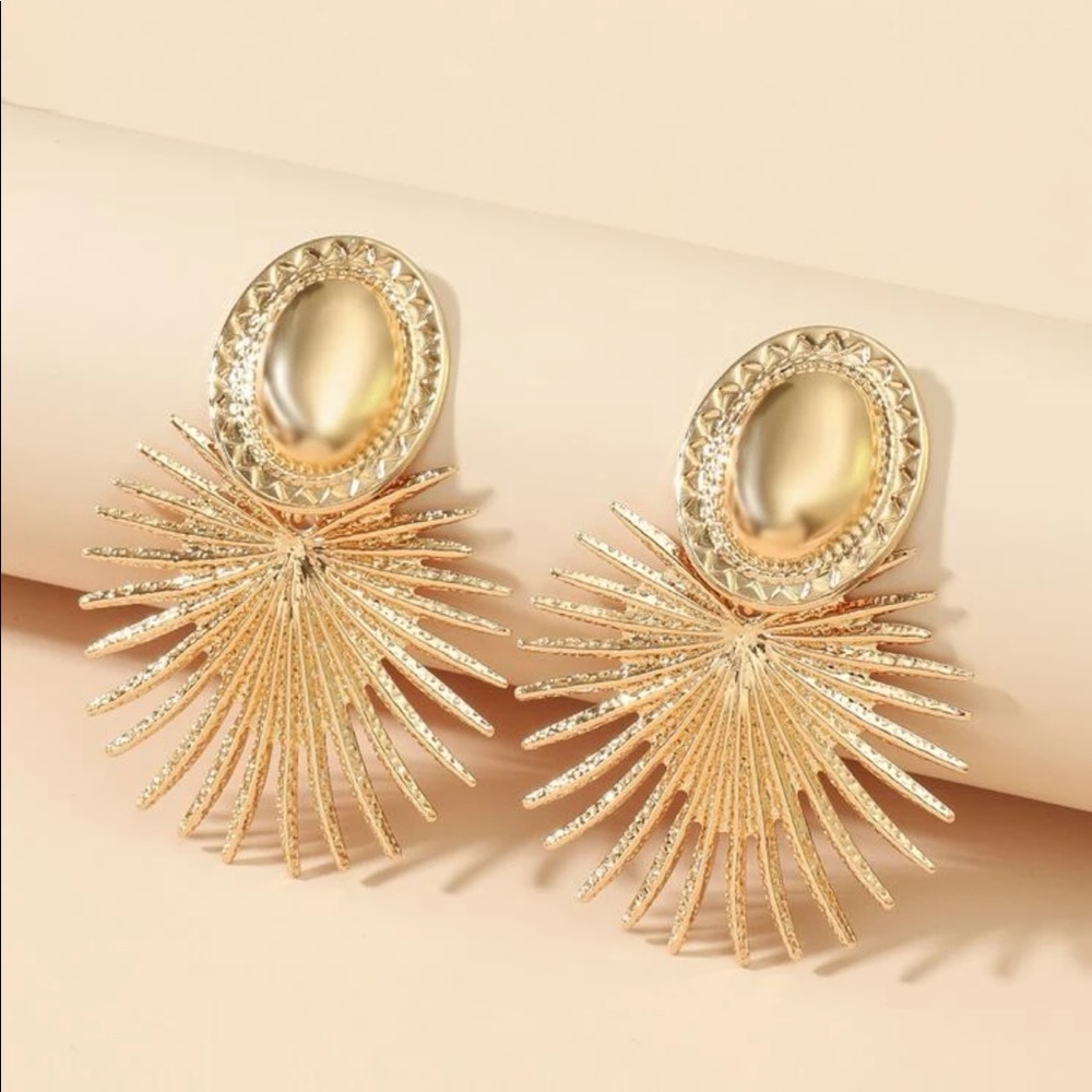 NWOT Geo Decor Radiation Drop Earrings